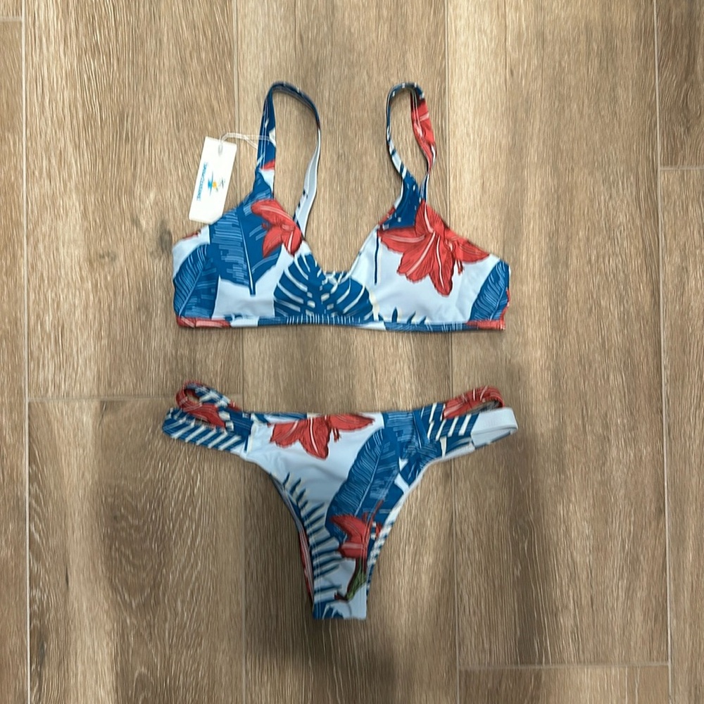 Women’s Beachsissi Bikini set, size L, NWT